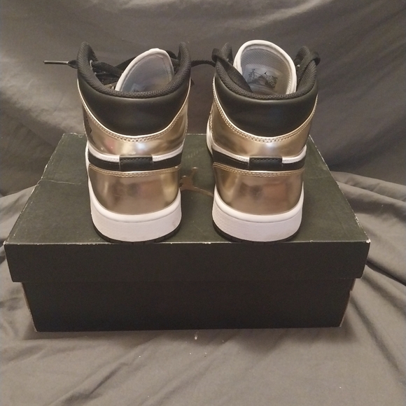 Nike Air Jordan 1 MID (SE) - Picture 3 of 4